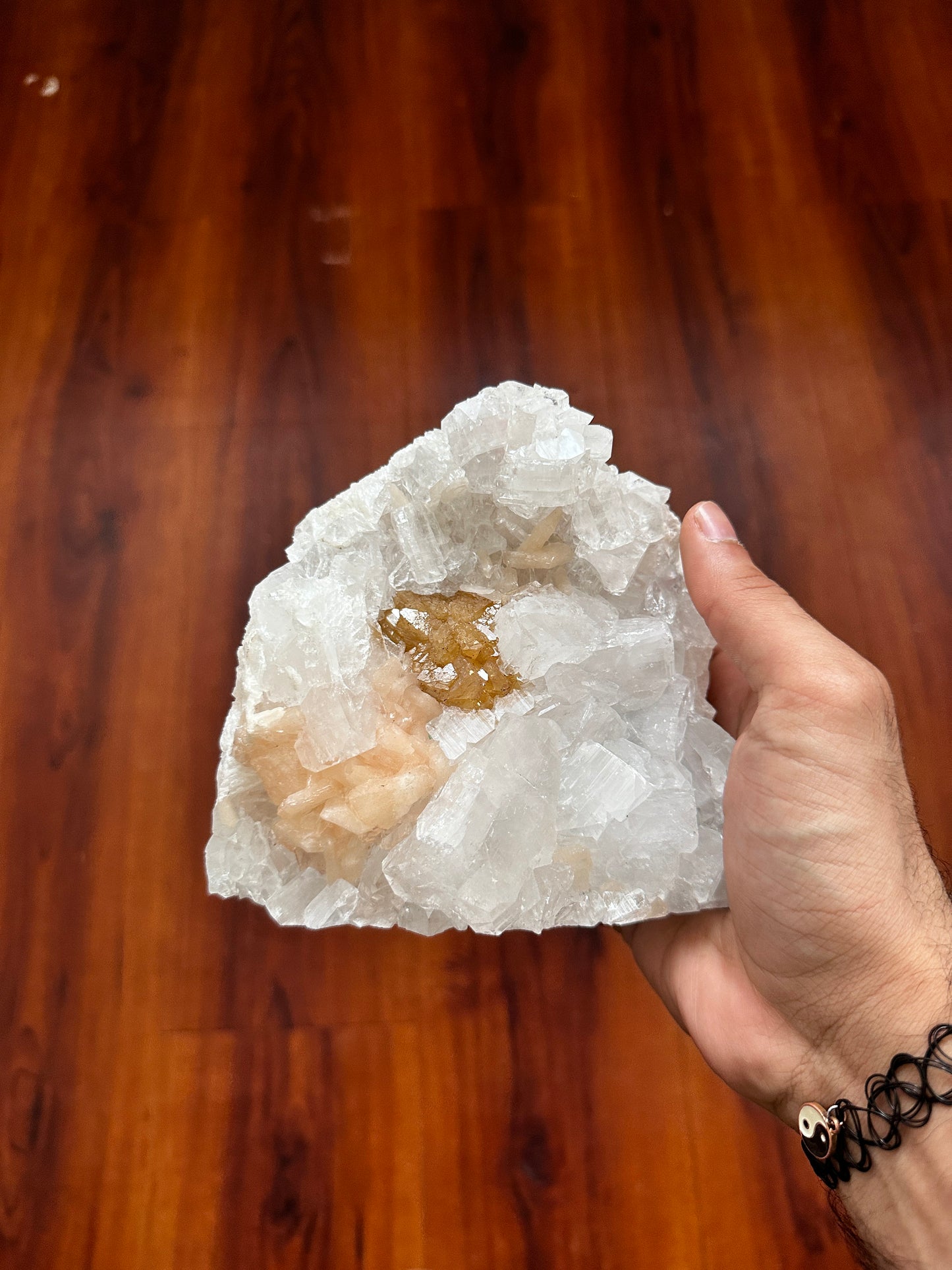 Powellite on Apophyllite with Stilbite