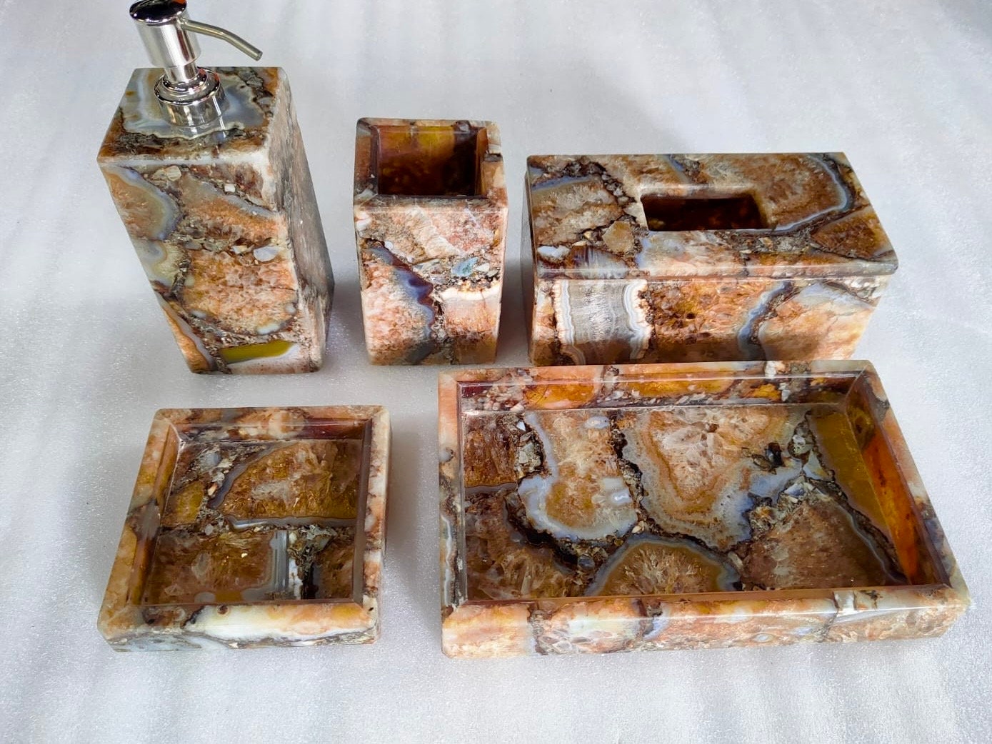 Elegant Resin Bathroom Set